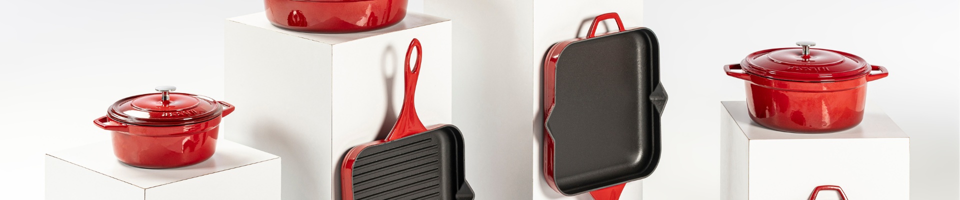 red-cast-iron-cookware